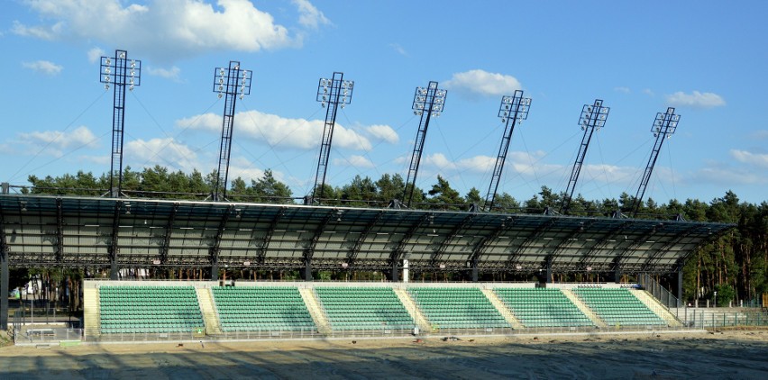 Trzy wcześniejsze daty oddania Stadionu Miejskiego przy ul....