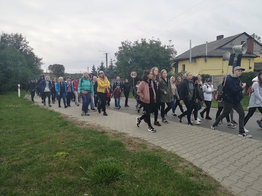Mieszkańcy z gminy Rusinów szli w pielgrzymce do Sanktuarium Maryjnego w Studziannie
