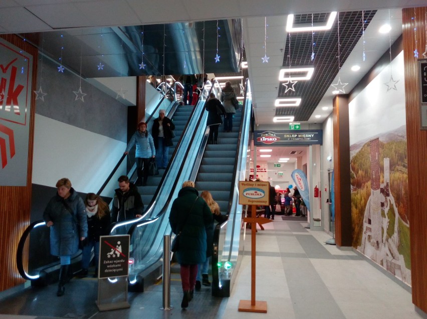 Nowe centrum handlowe - Galeria Łysica w Ostrowcu Świętokrzyskim otwarte. Zobacz co się działo pierwszego dnia (WIDEO, ZDJĘCIA)  