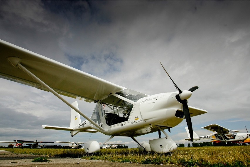 Policyjny samolot Aeroprakt 22LS. Ta maszyna robiła się w...