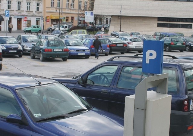 W centrum Przemyśla problemem jest zbyt mała liczba miejsc parkingowych, nawet płatnych