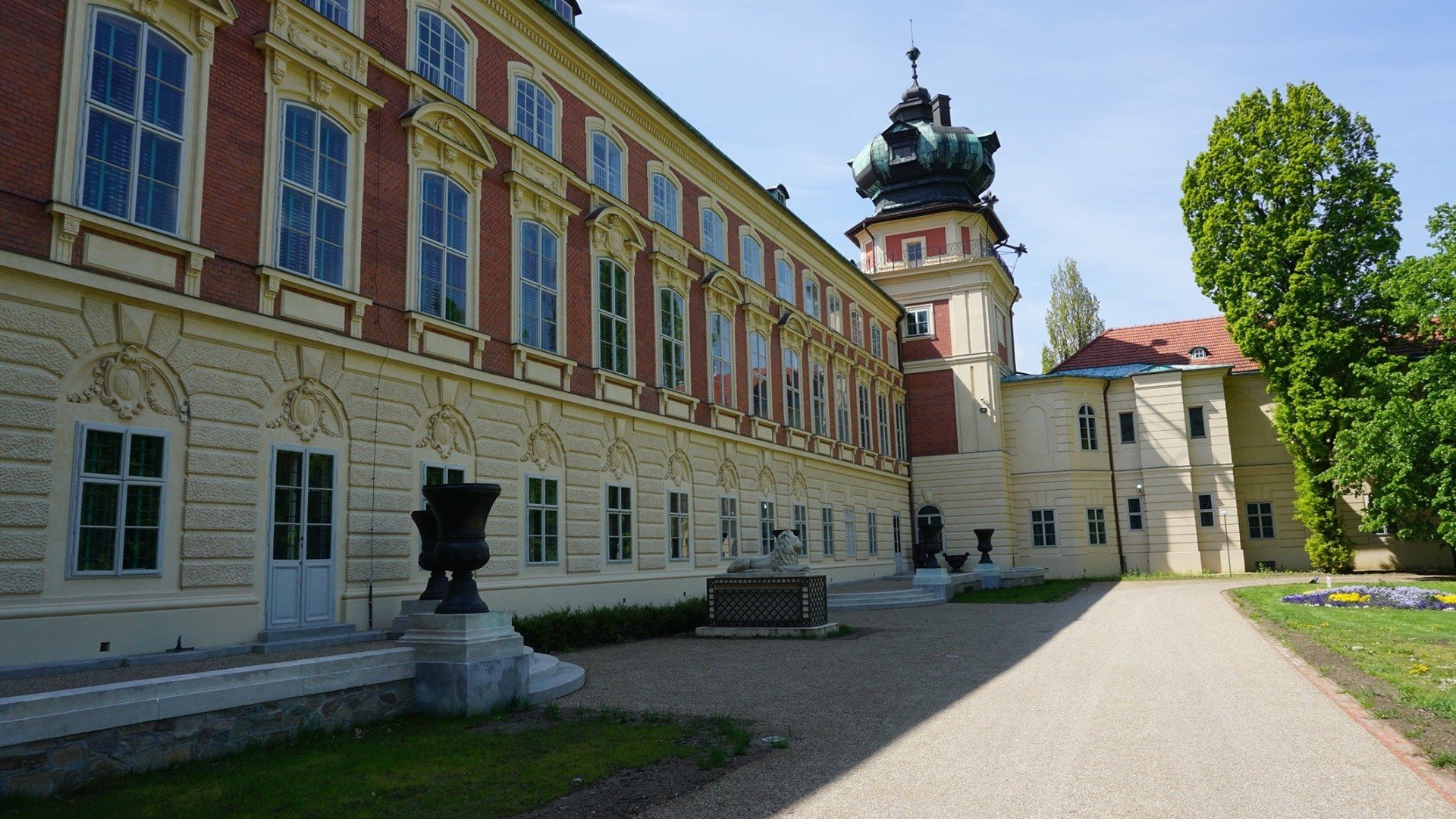 Muzeum - Zamek w Łańcucie od 30 maja zaprasza turystów do zwiedzania wnętrz  | Nowiny