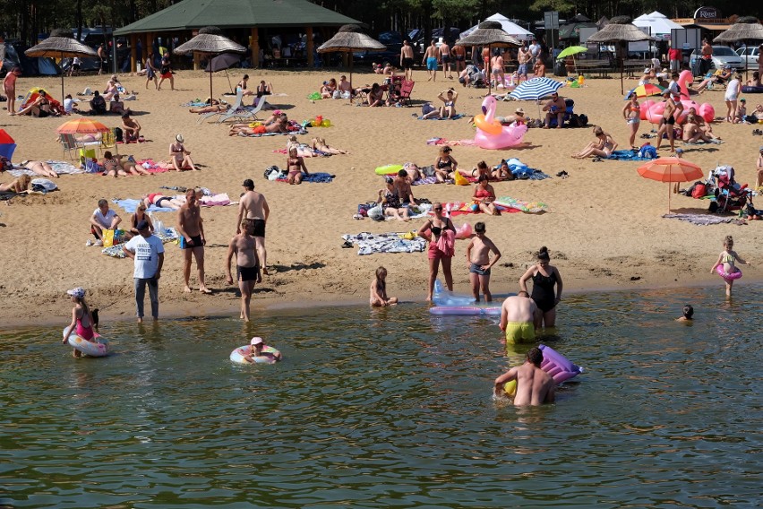 Plaża w Bondarach przyciąga tłumy plażowiczów. Zobacz...