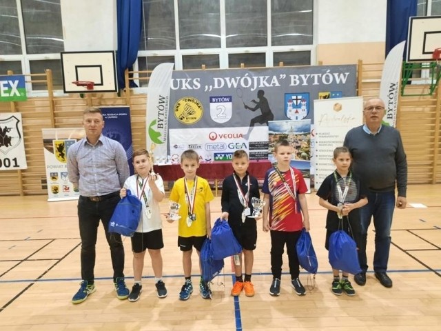 VII Turniej "Badminton łączy pokolenia" o Puchar Burmistrza Bytowa Ryszarda Sylki, zgromadził w Bytowie 29 zawodników i zawodniczek w kategorii Open Amator.