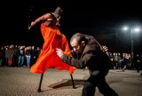 Poznań: Festiwal Na Wolnym Powietrzu - Teatr Biuro Podróży zaprasza na spektakle teatralne. Wstęp wolny!