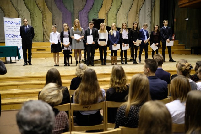 W Poznańskiej Ogólnokształcącej Szkole Muzycznej II st. przy ul. Solnej odbyła się w piątek uroczystość wręczenia Nagród Miasta Poznania