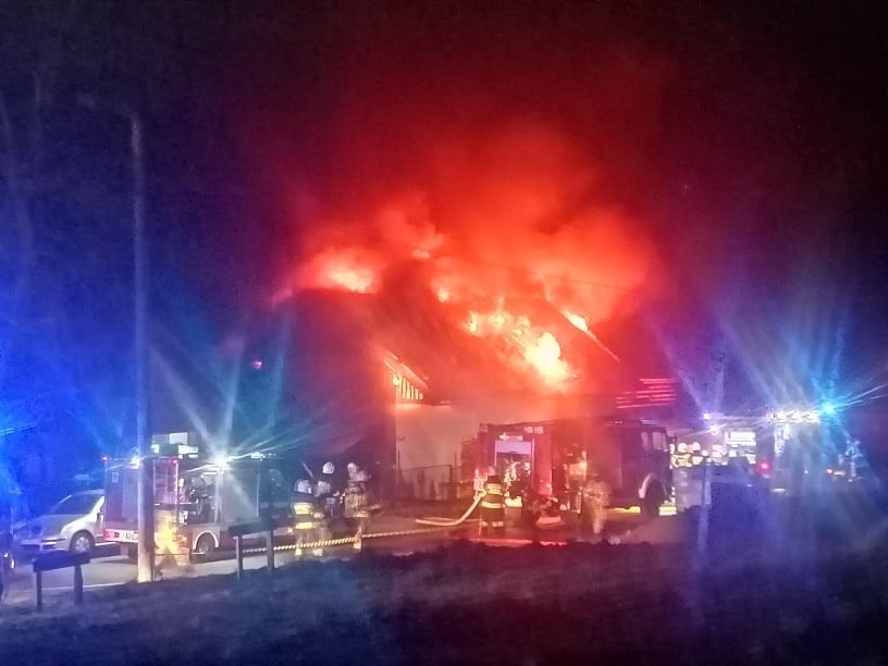 Nocny pożar domu w Lanckoronie