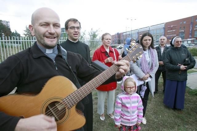 Koronka na rogu ul. Sienkiewicza i al. Piłsudskiego.