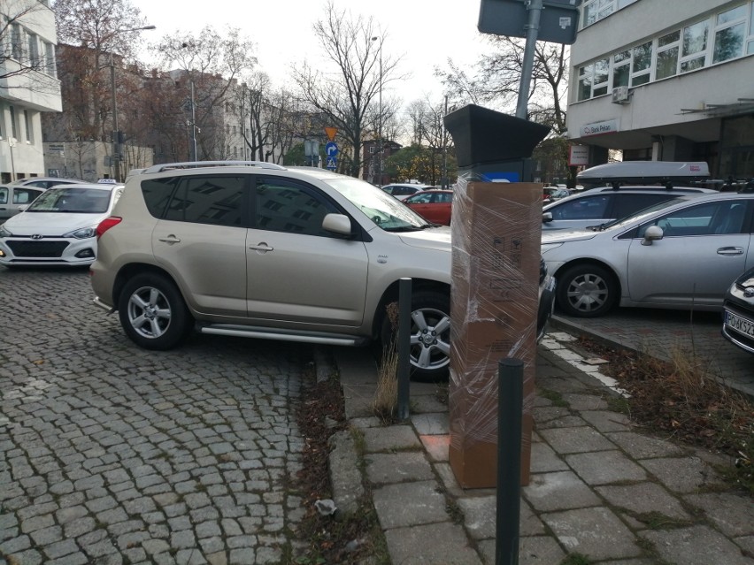 Najnowsze parkomaty stanęły już na ul. Marcelińskiej -...