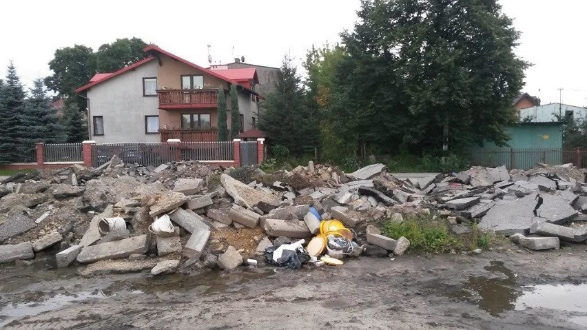 Na działce Arkadiusza Sabata nielegalnie pracował ciężki...