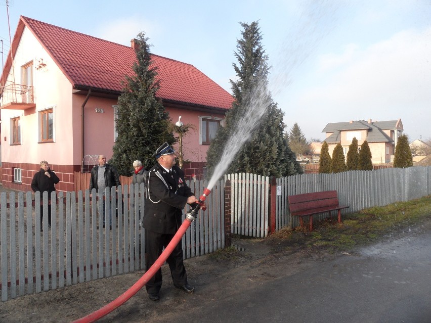 W Kuźnicy Grodziskiej woda  wreszcie płynie