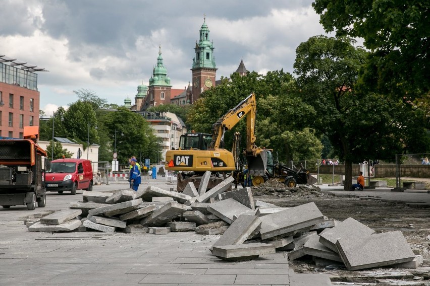 Kraków. Trwa remont parkingu dla autokarów pod Wawelem