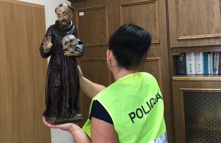 Zatrzymano złodzieja figurki z muzeum w Gnieźnie [ZDJĘCIA]