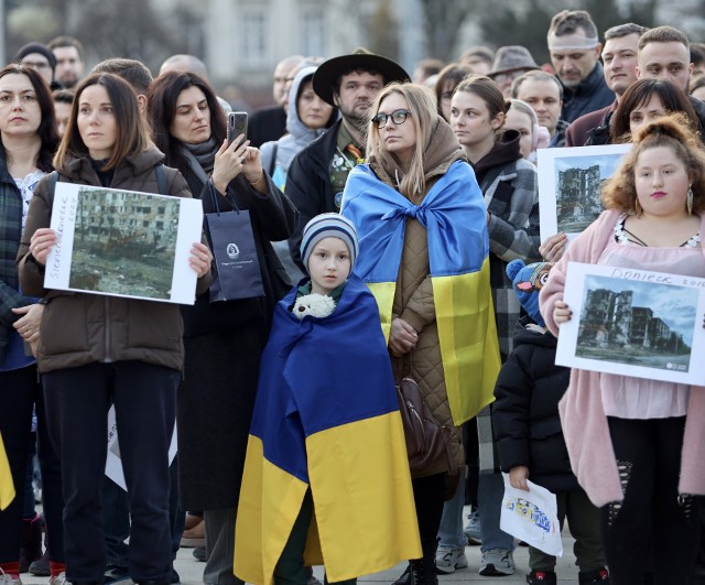 Obchody rocznicy agresji rosyjskiej na Ukrainę: „Solidarni Razem” - polsko-ukraińskie spotkanie na pl. Litewskim.