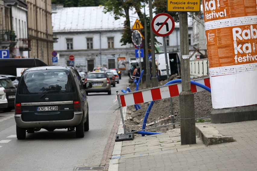 Chodnik przy ul. Rajskiej zostanie wyremontowany za ok. 200...