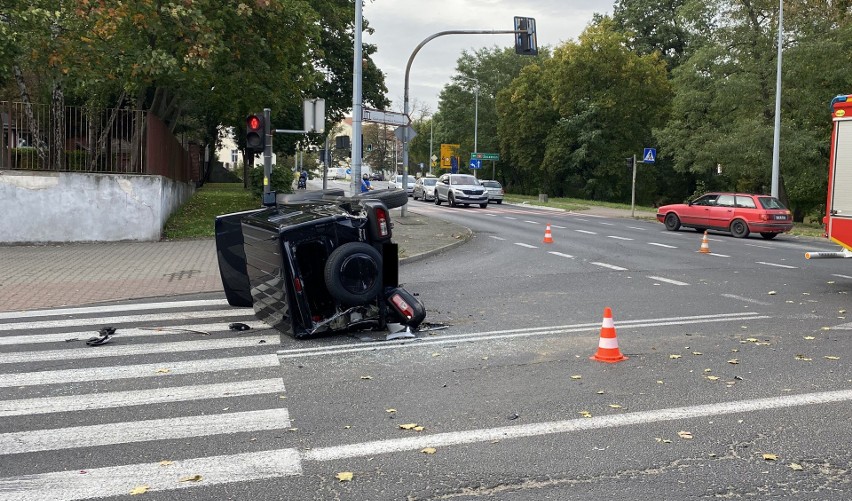 Wypadek w Stargardzie. Zderzenie samochodu z pojazdem straży pożarnej