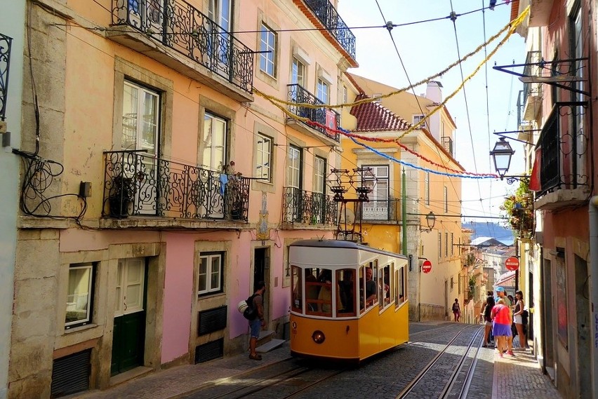 Kolorowa​ ​Lizbona​ ​przyjazna​ ​kieszeniom​ ​turystów...