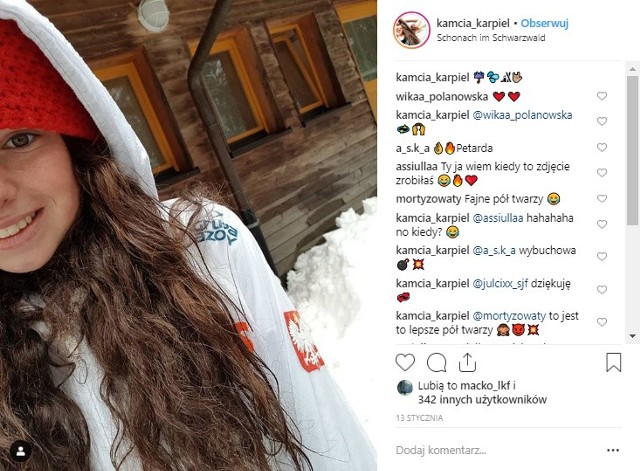 Kamila Karpiel została trzecią Polką, która zdobyła punkty w Pucharze Świata w skokach narciarskich. W piątkowym konkursie w Ljubnie zajęła 30. miejsce, w niedzielę była 26., tuż za Kingą Rajdą. Drugie zawody były zresztą najlepsze w historii w wykonaniu Polek. Nigdy wcześniej nasze reprezentantki nie zdobyły 11 puntów do klasyfikacji Pucharu Narodów.Karpiel jest zawodniczką AZS Zakopane. W 2017 r. wygrała Letni Puchar Kontynentalny kobiet, była też zwyciężczynią Pucharu Karpat 2017/18.Aby uruchomić galerię, naciśnij strzałkę w prawo