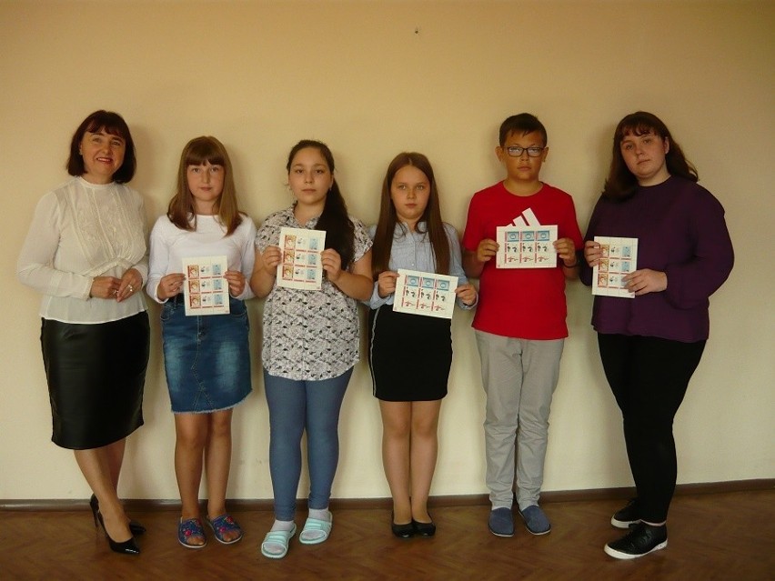Uczniowie z Mirca nagrodzeni w konkursie na zaprojektowanie znaczków z pandemią 
