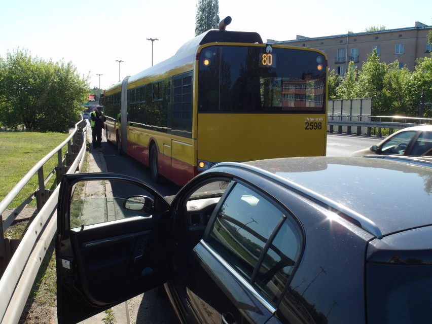 Wypadek autobusu MPK Łódź na Bandurskiego przy Atlas Arenie....