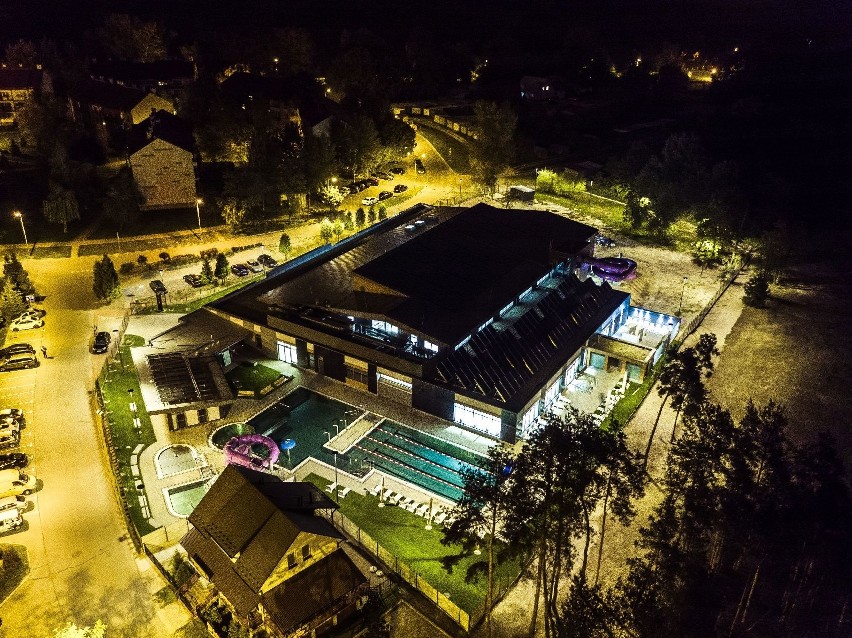 Nowe baseny w Połańcu zachwycają (ZDJĘCIA Z DRONA)