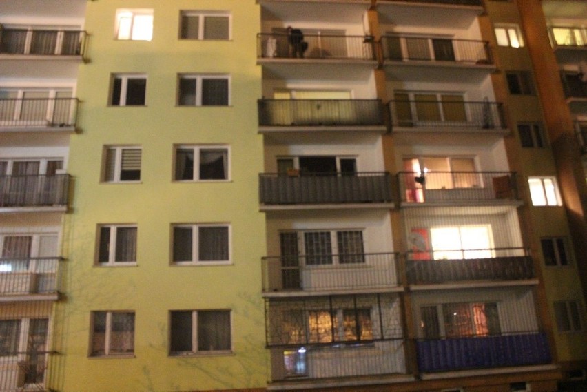 Brawurowa kradzież na Przybyszewskiego. Próbował ukraść rower z balkonu na IV piętrze [ZDJĘCIA]