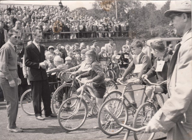 To zdjęcie z jednego z pierwszych wyścigów rowerowych Głosu. Uczestnicy tamtych zawodów dziś mają już wnuki