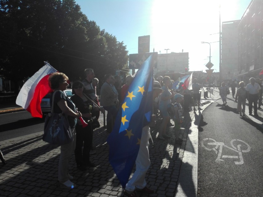 "Stańcie przed sądami", czyli kolejny protest przed sądem w Szczecinie