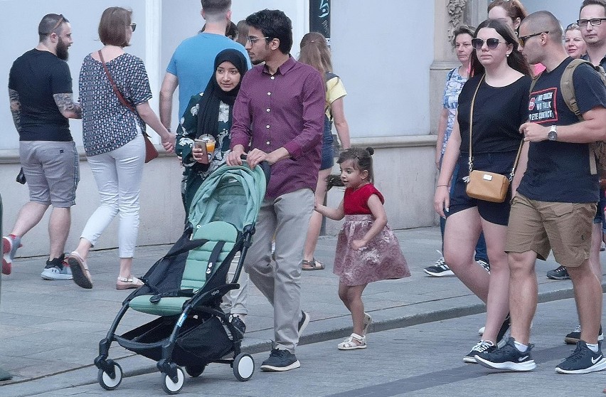 Kraków. Turyści z zagranicy chętnie odwiedzają Kraków [ZDJĘCIA]