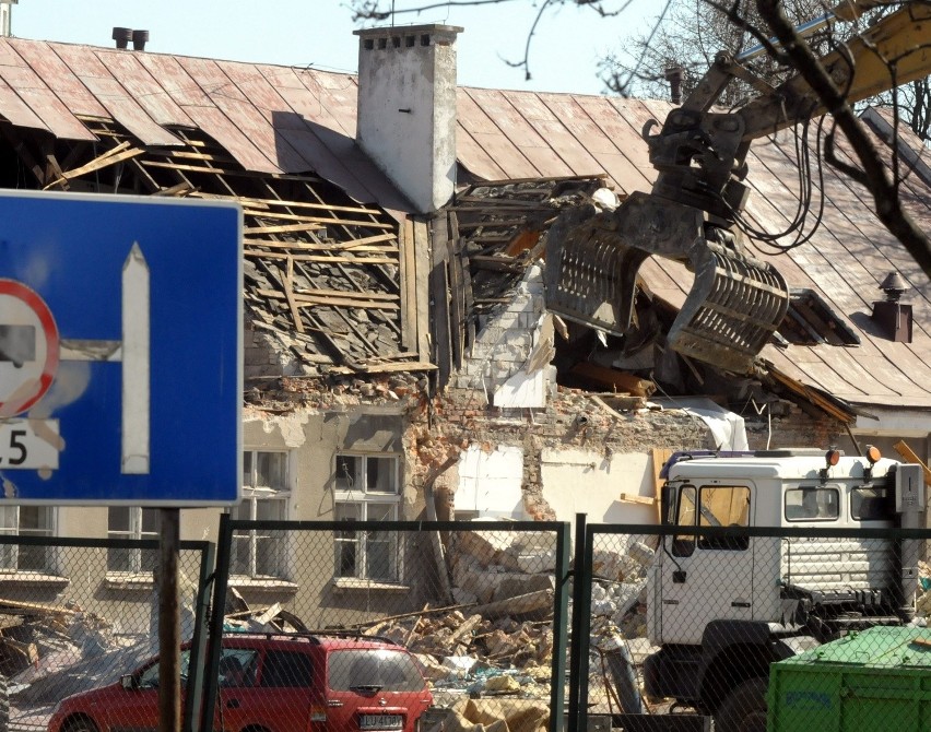 Wyburzają budynek weterynarii Uniwersytetu Przyrodniczego