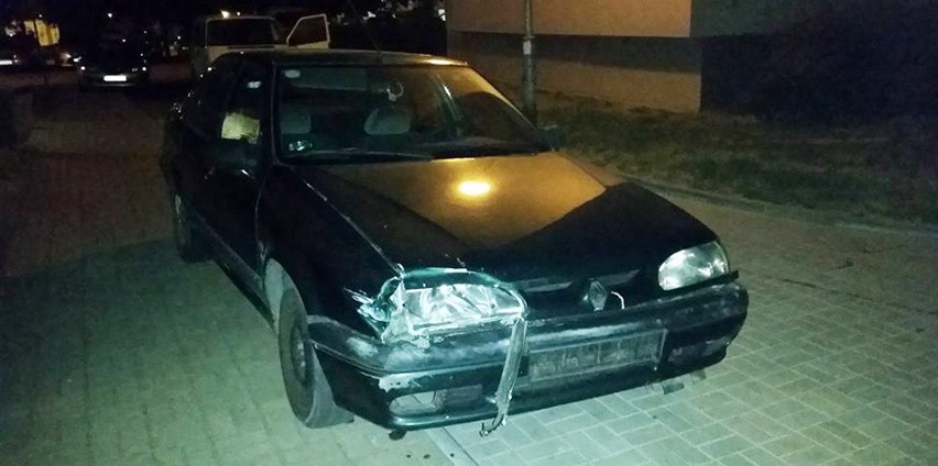 Kierowca renault 19 rozbił dwa auta i uciekł.