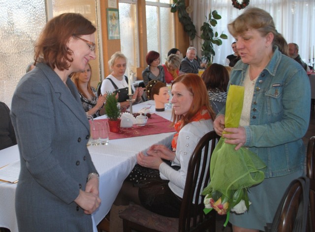 Katarzyna Modrzejewska (z lewej) MOPS-em kierowała przez cztery lata