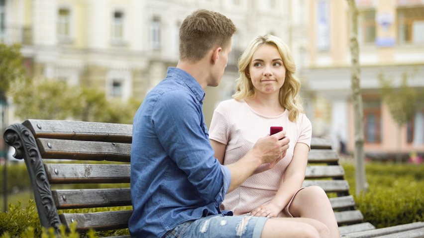 61 proc. randkowiczów chce spędzić randkę aktywnie, np. na...