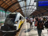 Koleje Dolnośląskie zwiększają tabor. Przewoźnik planuje kupić nawet 20 nowoczesnych pociągów. Co to za maszyny?