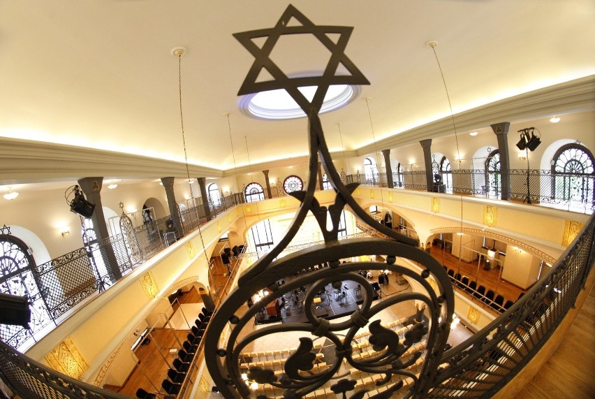 Synagoga pod Białym Bocianem. Poznaj jej historię (ZOBACZ FILM I ZDJĘCIA)