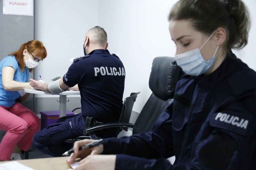 Ruszyły szczepienia służb mundurowych. Zapisało się ponad 50 proc. lubelskich policjantów