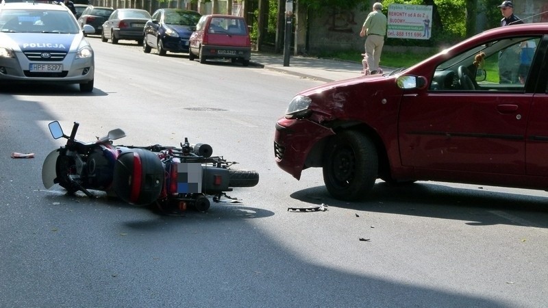 Uwaga! Wypadek motocyklisty na Ogrodowej. Gigantyczne korki! [ZDJĘCIA]