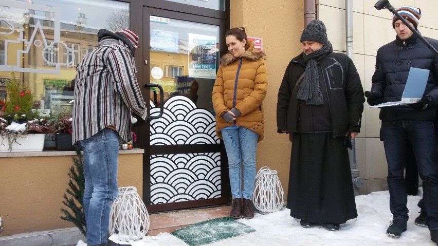 Jaworzno: Orszak Trzech Króli przeszedł przez rynek. Były alpaki i traktorki [ZDJĘCIA]