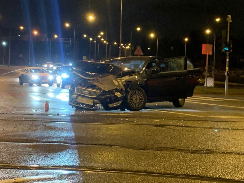 Groźny wypadek niedaleko pętli tramwajowej Siedlce w...