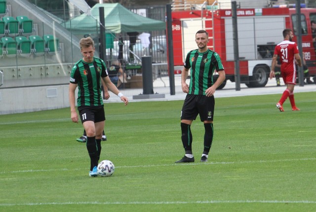 W sobotnie popołudnie piłkarze Stali Stalowa Wola przegrali 0:3 mecz z Pogonią Siedlce i oznacza to dla nich spadek z drugiej ligi do trzeciej. Sprawdź, jak oceniliśmy ich za to spotkanie w skali 1-10.