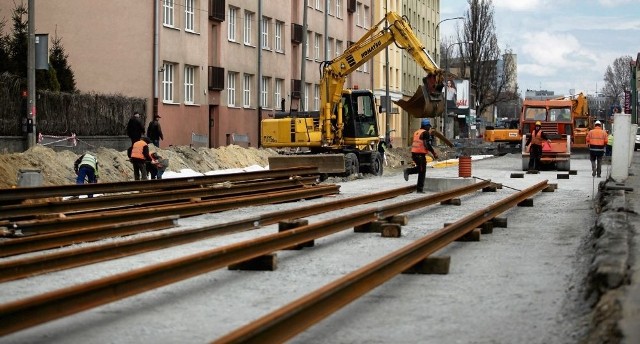 Ruszają prace przy budowie nowego torowiska na ulicy Mogilskiej