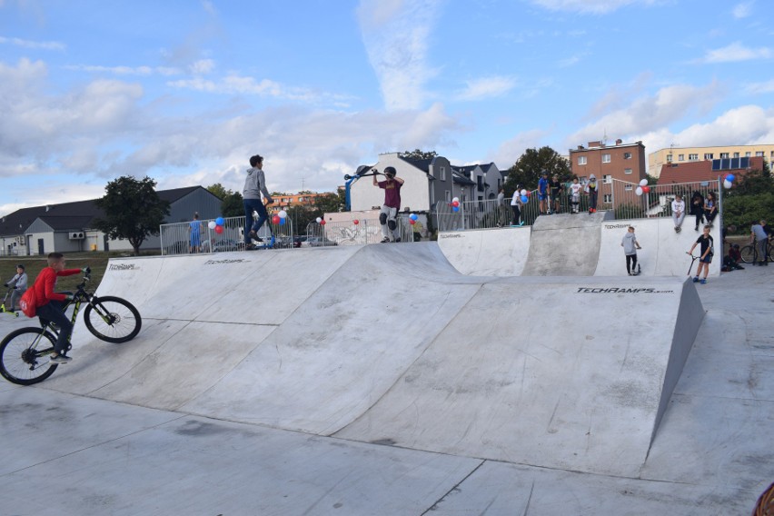 Skatepark utworzono na terenach w pobliżu amfiteatru.