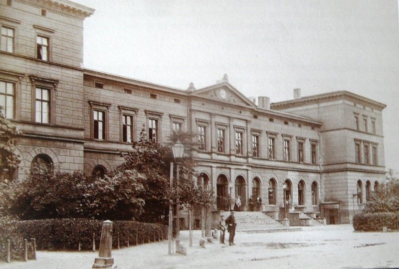 Domy i gmachy Katowic - stary dworzec w latach 70. XIX wieku