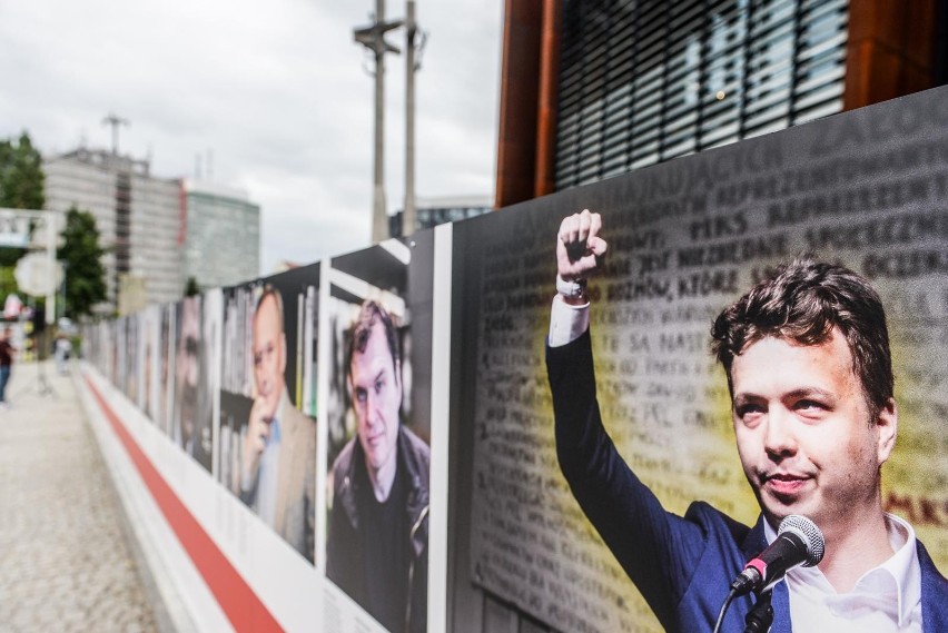 „Żywie Białaruś! Niech żyje Białoruś!”. Wernisaż wystawy w Europejskim Centrum Solidarności w Gdańsku