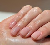 Paznokcie 2024. Koniec ery na hybrydy? Teraz króluje trend quiet luxury zamiast hybrydowego manicure'u! [11.04.2024]