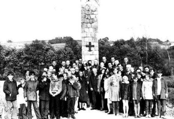 24 lipca 1966 roku odbyło się odsłonięcie pomnika Partyzanta...