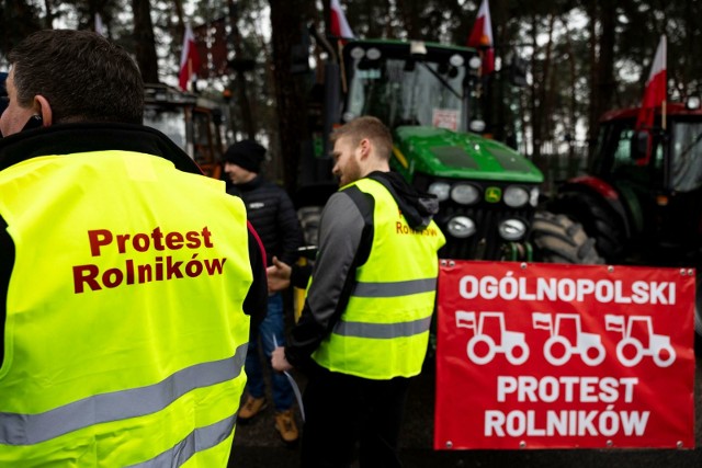 Wyraz swojej dezaprobaty wobec unijnej polityki rolnej polscy rolnicy dali 9 lutego 2024 podczas strajku generalnego.