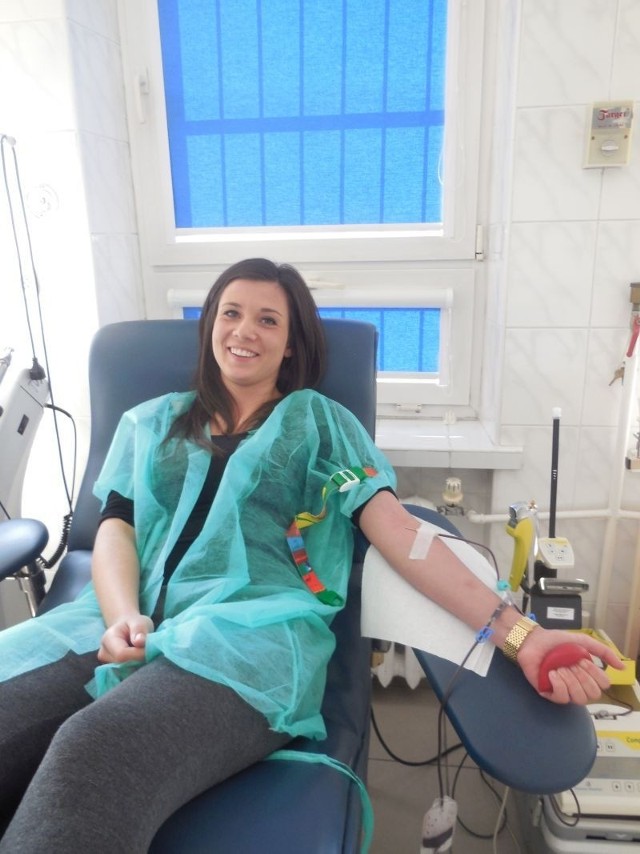 W piątek na fotelu krwiodawcy zasiadła Izabela Puton.  Oddała krew w ramach akcji "Podziel się życiem na wiosnę&#8221;.