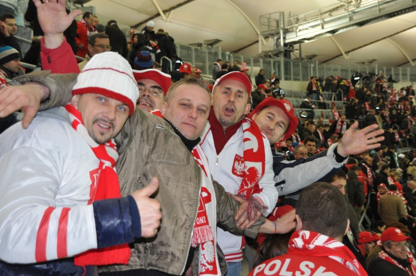 Tak kibice z powiatu koneckiego otwierali Stadion Narodowy! Zobacz zdjęcia z meczu Polska - Portugalia sprzed 10 lat