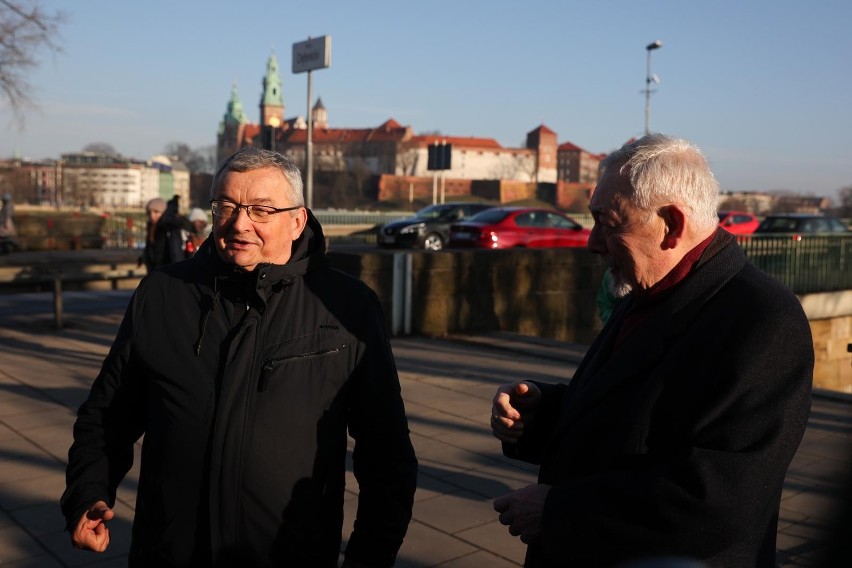 Miliony na drogi dla Krakowa i miast Małopolski. Dzięki rządowym pieniądzom wyremontują most Dębnicki ZDJĘCIA